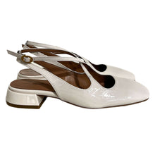 Carica l&#39;immagine nel visualizzatore di Gallery, Slingback in vernice
