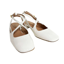 Carica l&#39;immagine nel visualizzatore di Gallery, Slingback in vernice
