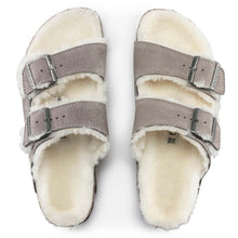Carica l&#39;immagine nel visualizzatore di Gallery, Birkenstock Arizona Shearling Stone Coin
