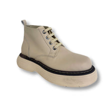 Carica l&#39;immagine nel visualizzatore di Gallery, Lace up shoes
