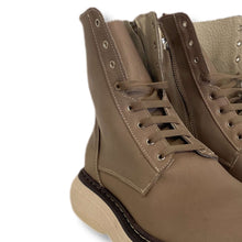 Carica l&#39;immagine nel visualizzatore di Gallery, Lace up combat boots
