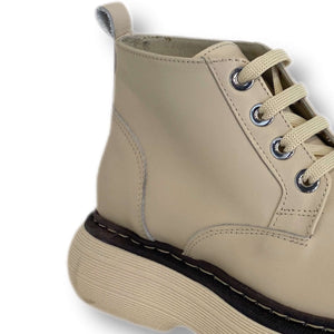 Lace up shoes