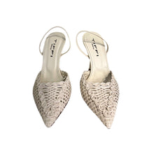 Carica l&#39;immagine nel visualizzatore di Gallery, Slingback con ricamo

