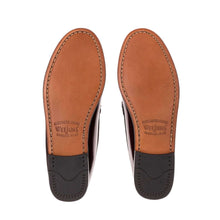 Carica l&#39;immagine nel visualizzatore di Gallery, G.H. Bass Weejuns Penny Loafers Black

