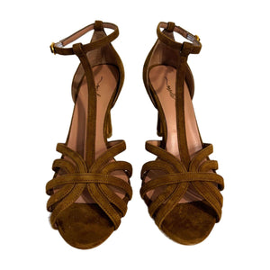 Tango in suede