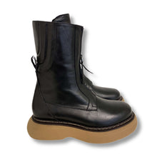 Carica l&#39;immagine nel visualizzatore di Gallery, Combat Chelsea Boots
