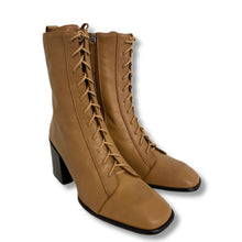 Carica l&#39;immagine nel visualizzatore di Gallery, Lace up Ankle Boots Square Toe
