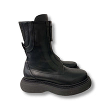 Carica l&#39;immagine nel visualizzatore di Gallery, Combat boots
