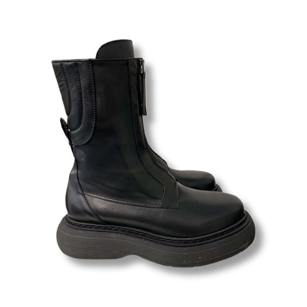 Combat boots
