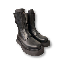 Carica l&#39;immagine nel visualizzatore di Gallery, Combat boots
